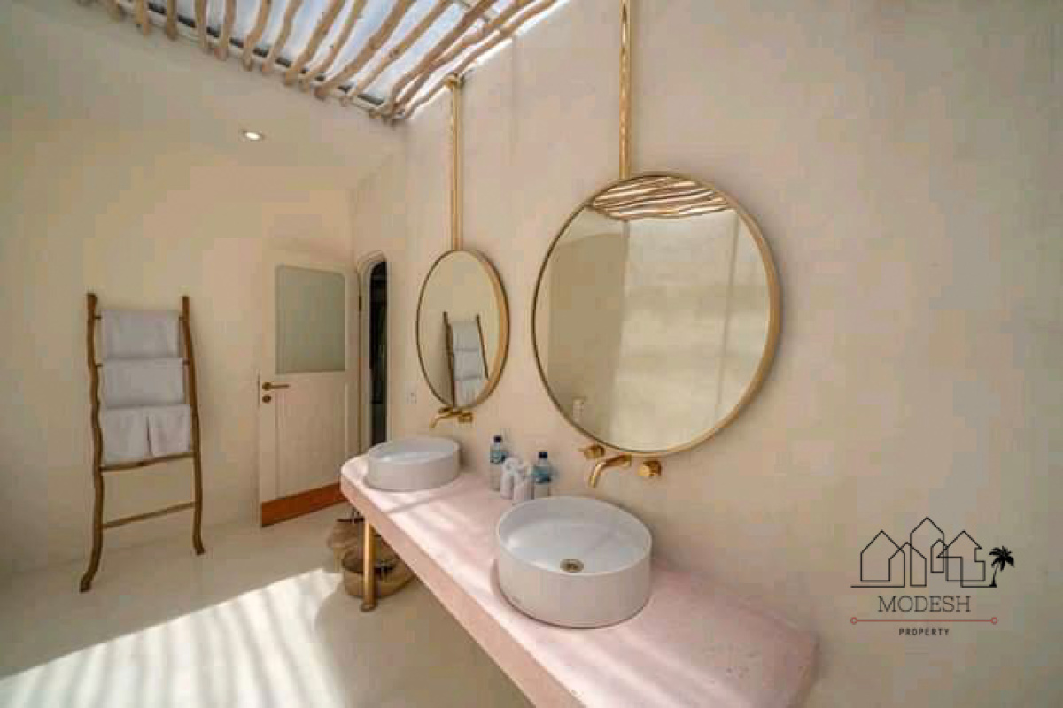 6 Bedrooms Bedrooms, ,6 BathroomsBathrooms,Villa,Leasehold Sale,1013