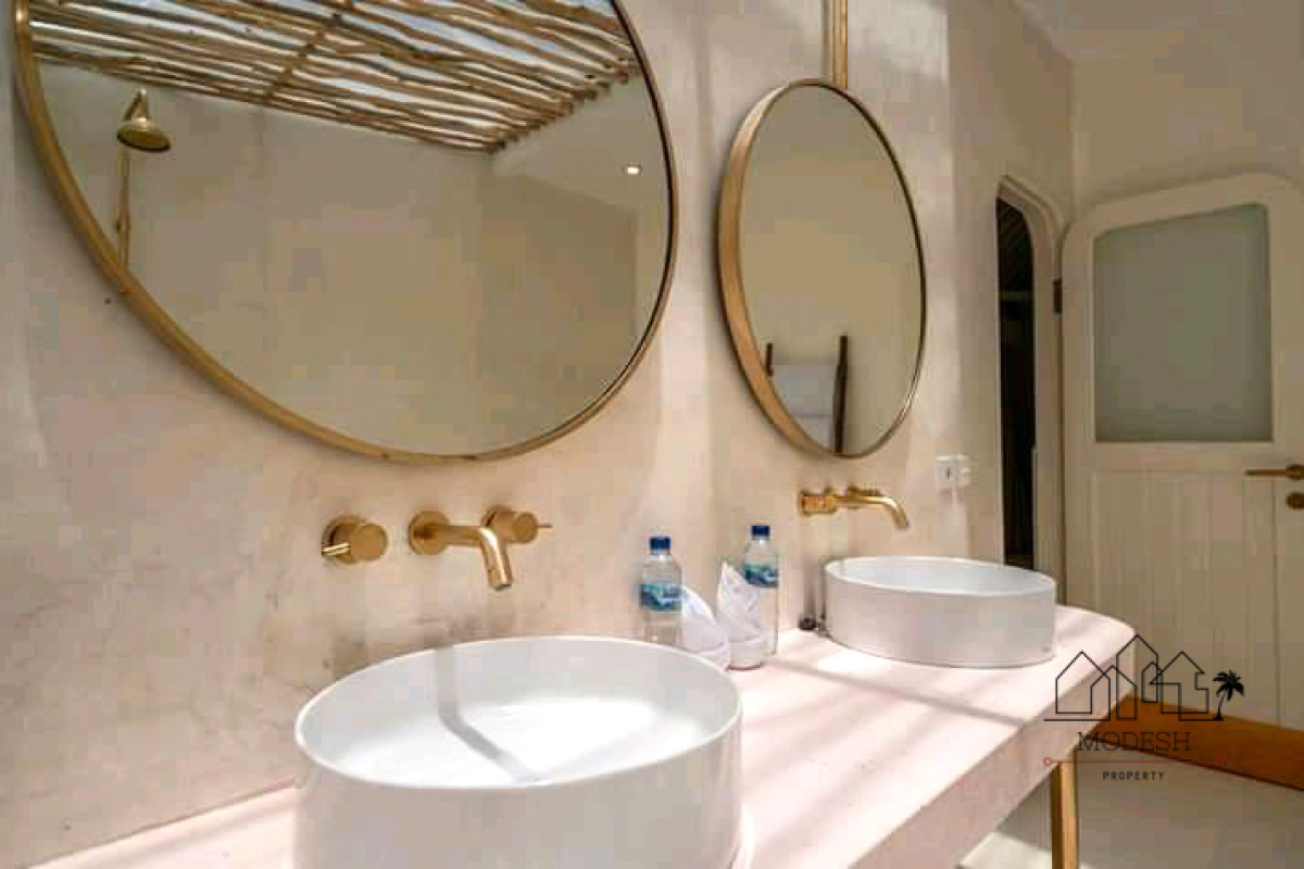 6 Bedrooms Bedrooms, ,6 BathroomsBathrooms,Villa,Leasehold Sale,1013