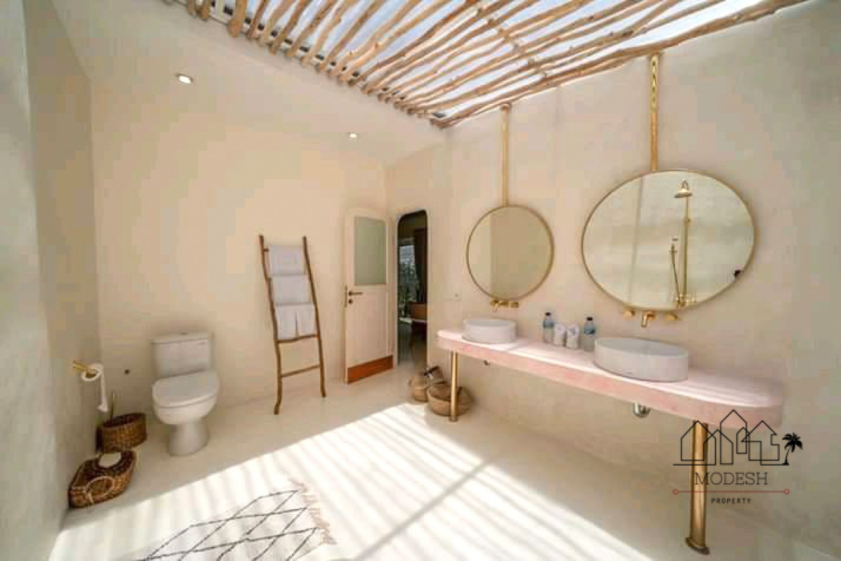 6 Bedrooms Bedrooms, ,6 BathroomsBathrooms,Villa,Leasehold Sale,1013