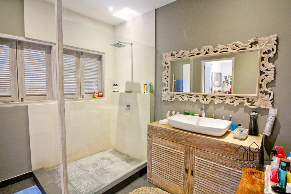 3 Bedrooms Bedrooms, ,3 BathroomsBathrooms,Villa,Leasehold Sale,1014